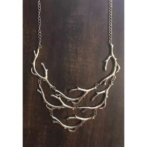 ✨ ALDO GOLD TONE SHORT STATEMENT NECKLACE